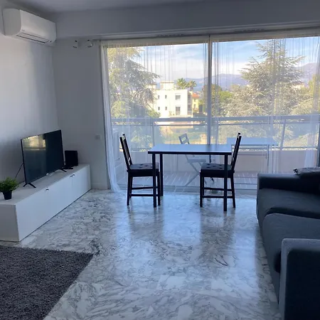 Belles Terres 2 Pieces Au Calme, Piscine, Terrasse Appartement Nice