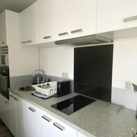 Belles Terres 2 Pieces Au Calme, Piscine, Terrasse Appartement *